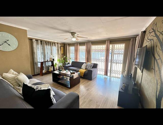 3 BEDROOM HOUSE FOR SALE IN ELANDSPARK